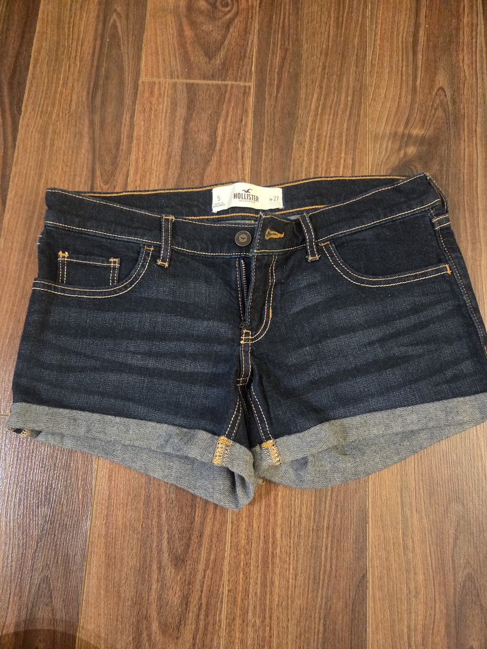 Hollister Dark Wash Cuffed Denim Shorts - Size 5 W27 - Low Rise